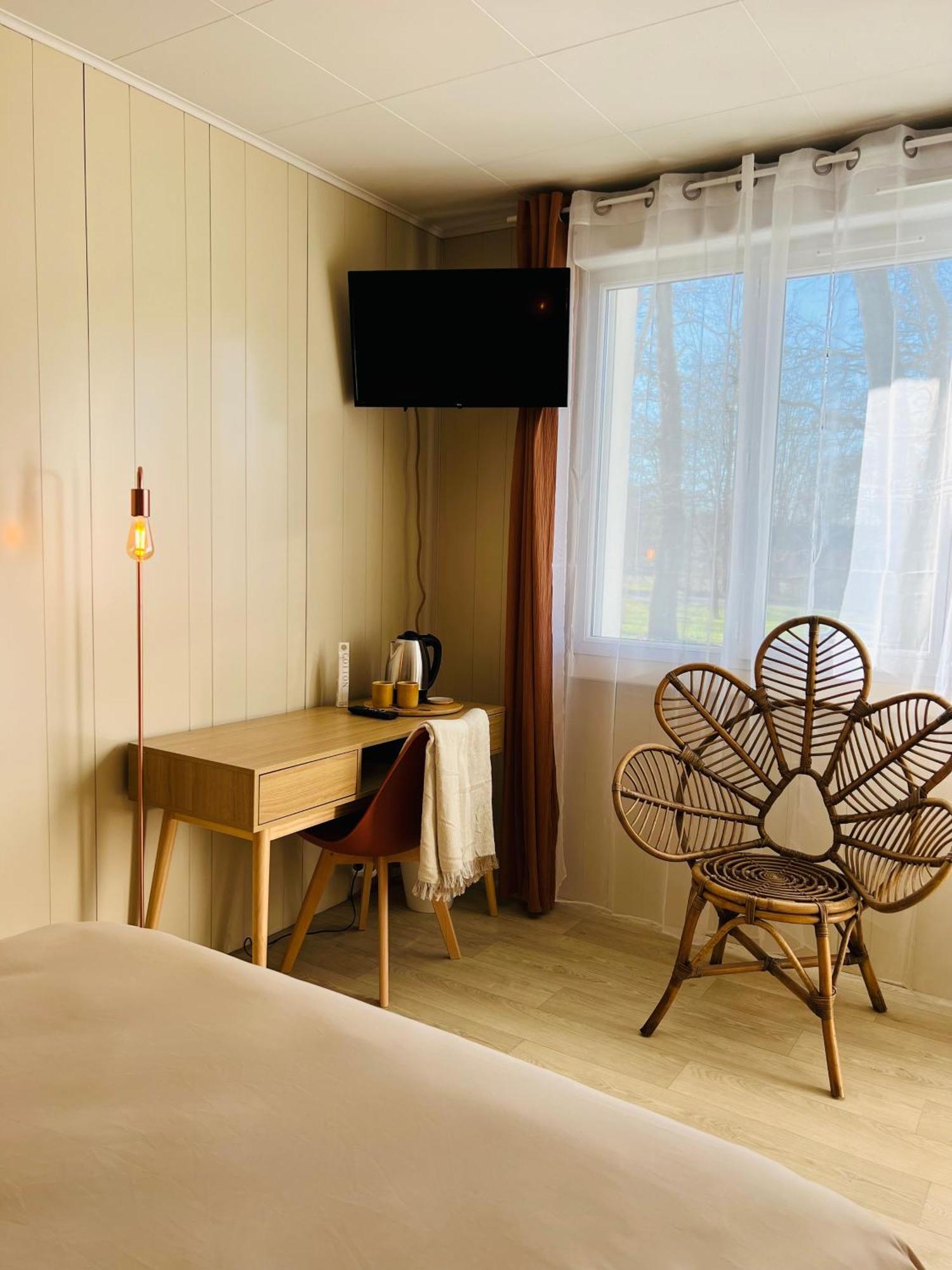Motel Les Broussailles Mesves-sur-Loire Bagian luar foto