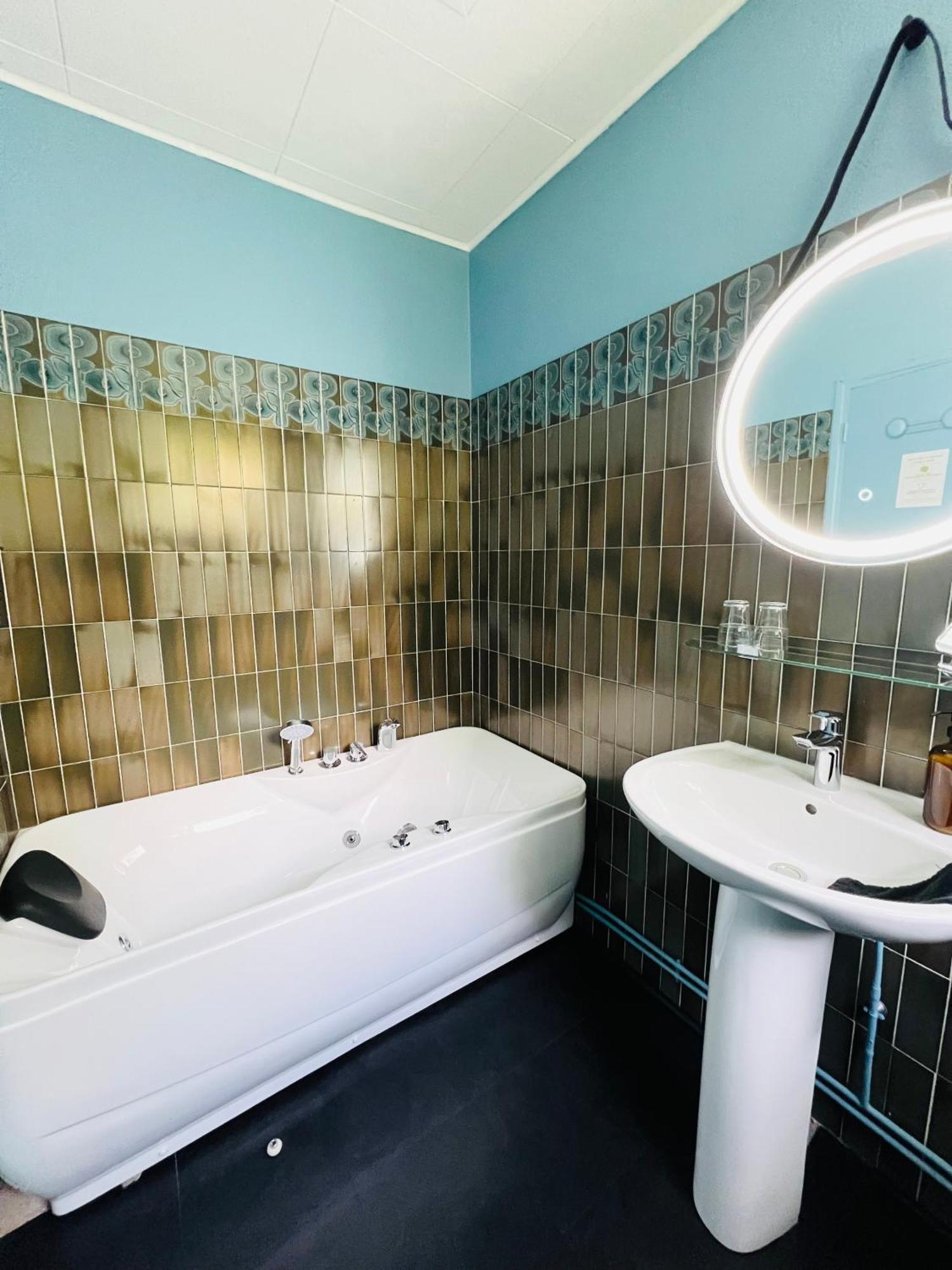Motel Les Broussailles Mesves-sur-Loire Bagian luar foto