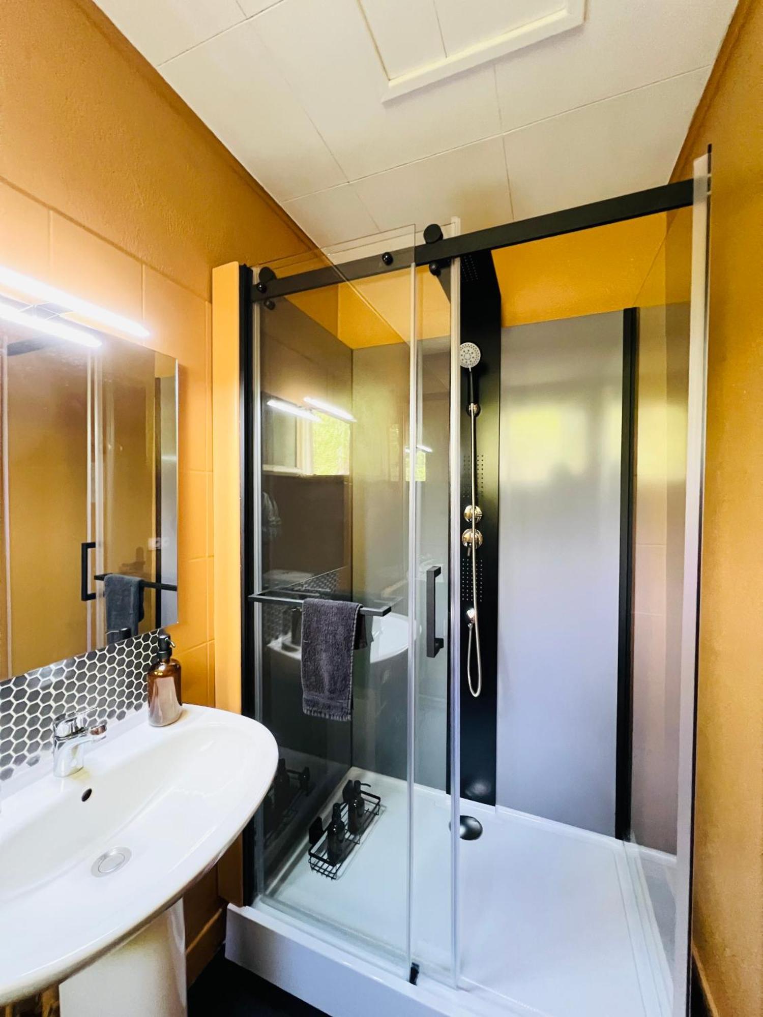 Motel Les Broussailles Mesves-sur-Loire Bagian luar foto