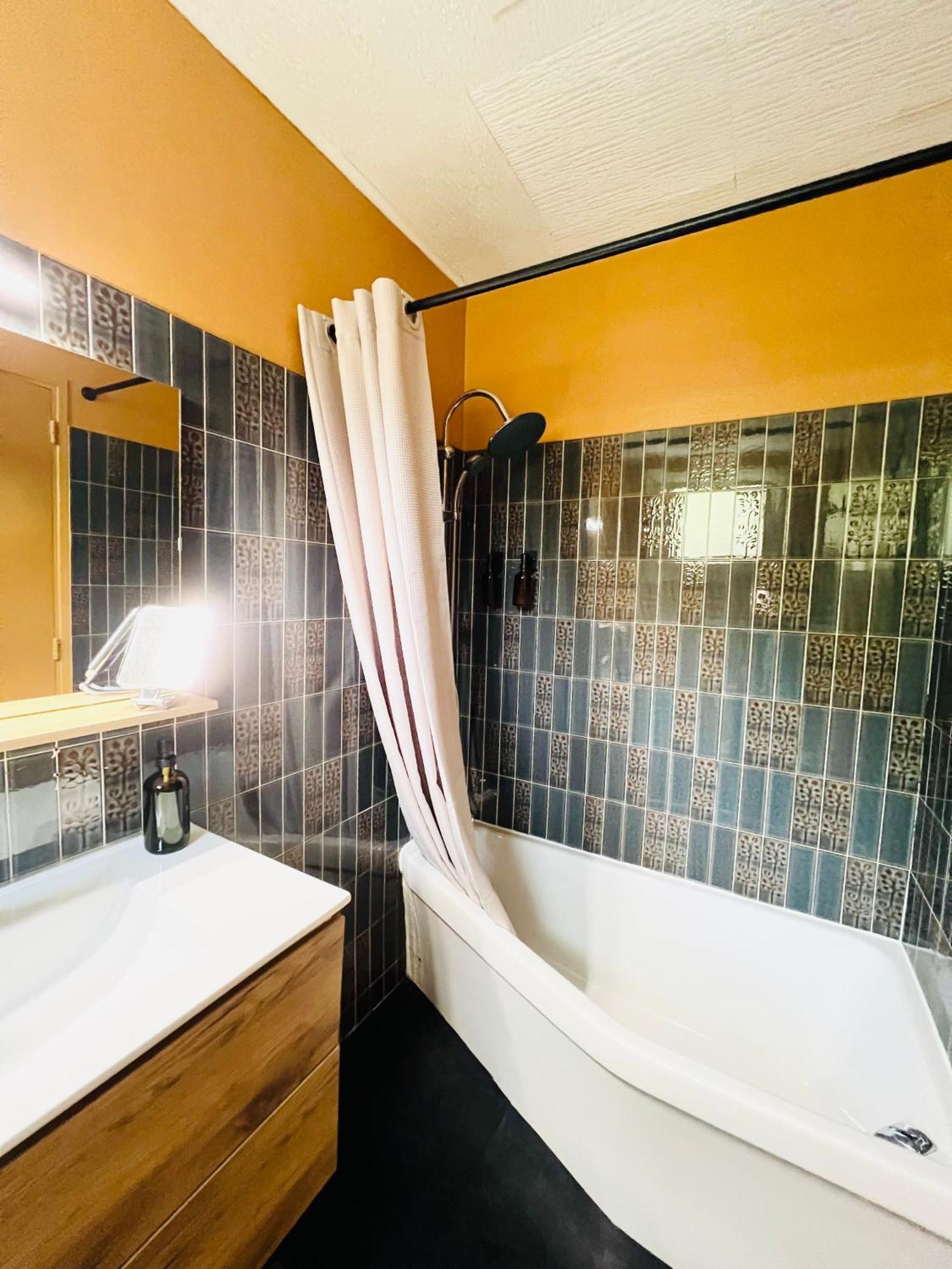 Motel Les Broussailles Mesves-sur-Loire Bagian luar foto